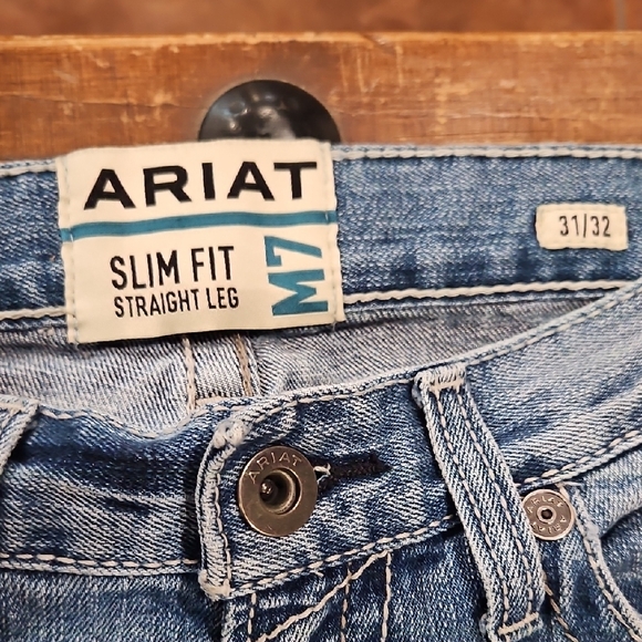Ariat Light Blue Denim Jeans - Picture 2 of 3